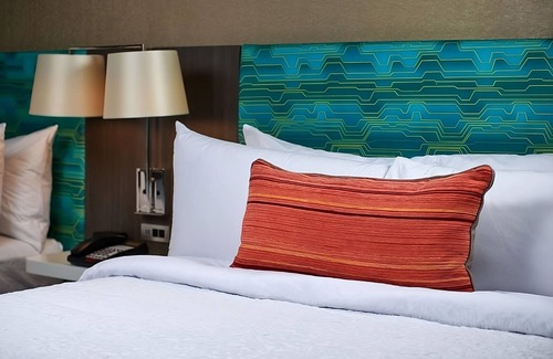 Sherwood - Tualatin North Hotel | Fitness Center, Indoor Pool & Hot Breakfast | Walk to Trails in Sherwood