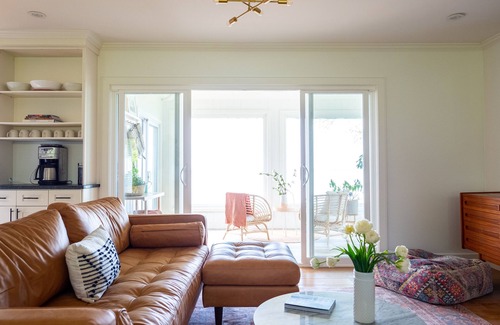 Consecon House | Fitzroy Lakehouse - Lake Ontario Waterfront with Hot Tub