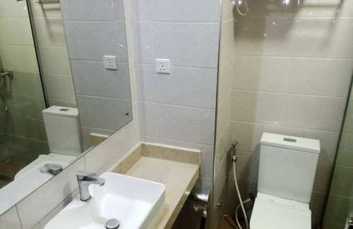 Ofin Hotel | Five Clover Hotel Monestery Road
