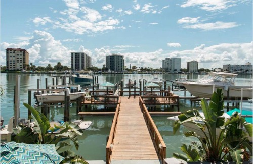 Bay Esplanade House | Five Palms Suite 109 - Daily - Weekly - Monthly