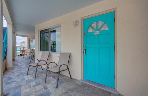 Bay Esplanade House | Five Palms Suite 109 - Daily - Weekly - Monthly