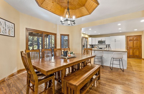 Flagstaff Cabin | Flag fall colors R here | Enjoy Local Discounts