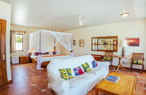 Diani Beach Bed & Breakfast | Flamboyant Diani Beach