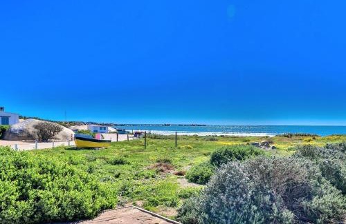 Paternoster Apartment | Flamink Beach View Cottage in Paternoster