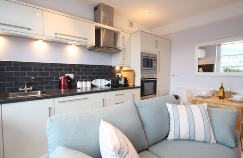 Dartmouth Apartment | Flat 1, 32 Newcomen Road