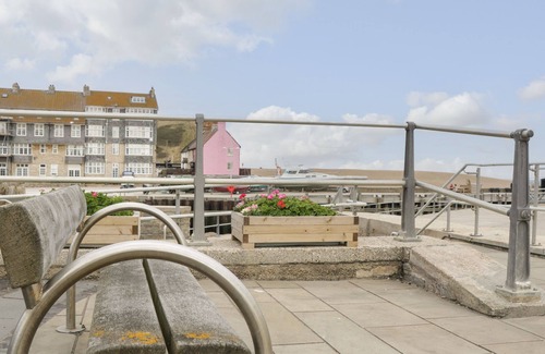 West Bay Cottage | FLAT 30, pet friendly, country holiday cottage in West Bay