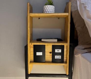 Jardim Ipe Apartment | Flat com ar e varanda com linda vista para o Ibituruna - Véu de Noiva 204