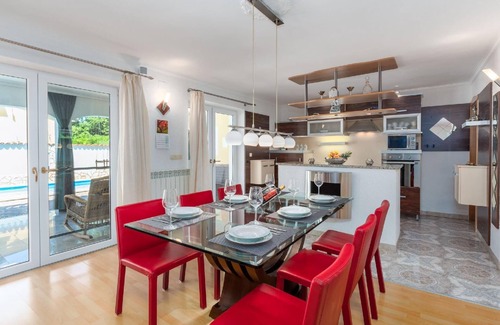 Kaldanija Apartment | Flat Dino in Kaldanija with large terrace