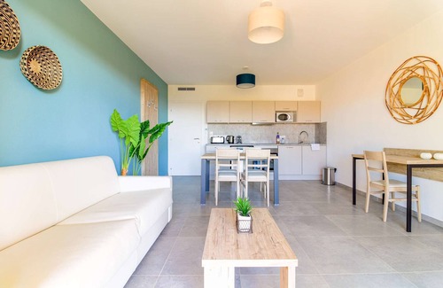Le Lavandou Apartment | Flat Hotel Comfort - Pool and Parking included