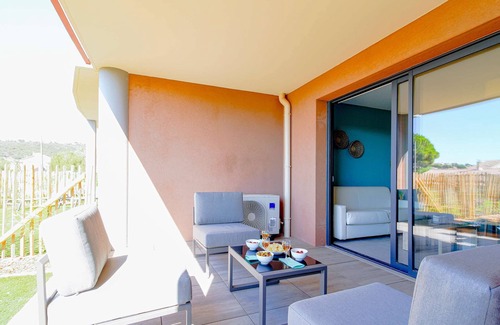 Le Lavandou Apartment | Flat Hotel Comfort - Pool and Parking included