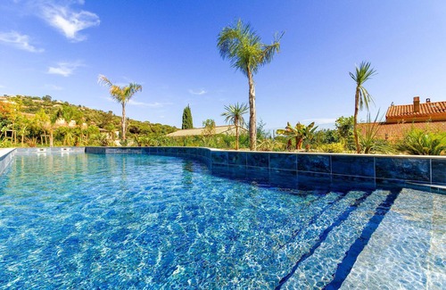Le Lavandou Apartment | Flat Hotel Comfort - Pool and Parking included