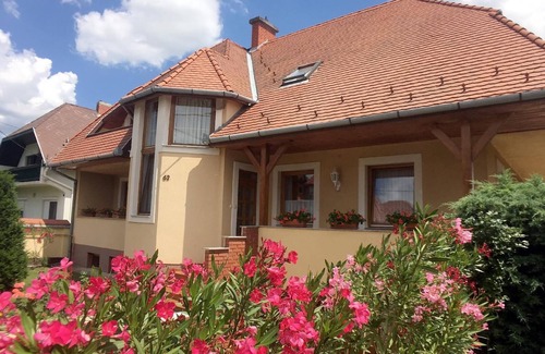 Heviz Apartment | Flat on the upper floor with south-facing balcony