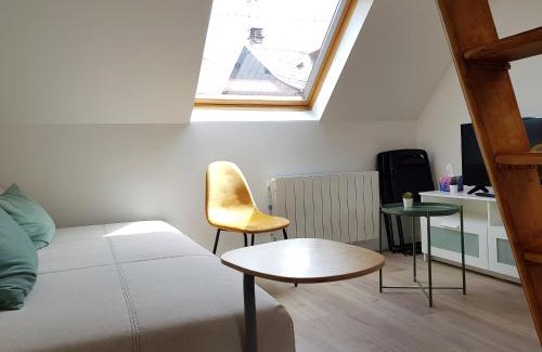 Deville-les-Rouen Apartment | FleuryBis - Appartement calme proche de Rouen
