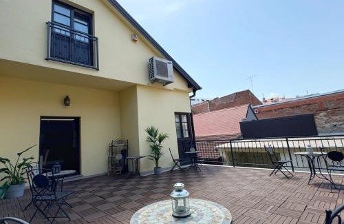 Donji Grad Apartment | Flex SelfCheckIns 125 - Zagreb - 4 Bedrooms - Centre - Parking