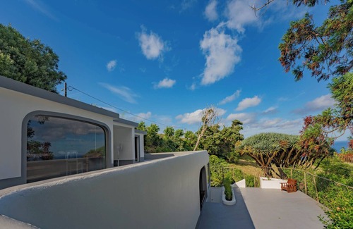 Santa Cruz das Flores House | Flores Garden Retreat