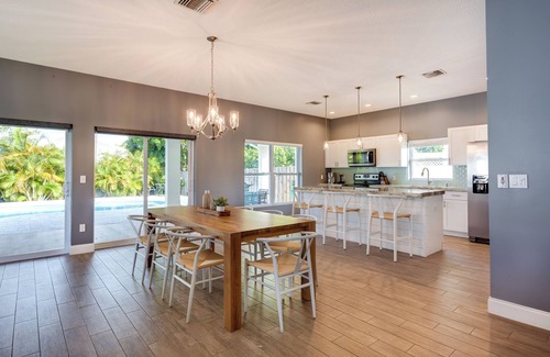 Jensen Beach House | Florida Gem: Saltwater Pool By Beaches & Kayaking!
