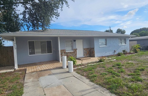 Trailer Estates House | Florida Retreat 3 miles IMG 10 Miles Beach