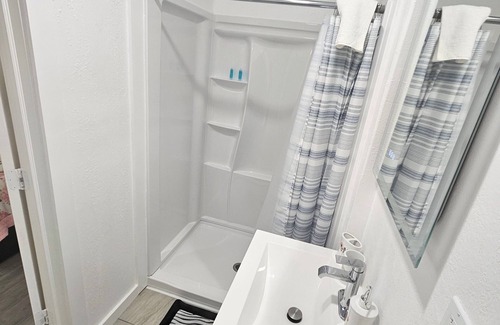 Trailer Estates House | Florida Retreat 3 miles IMG 10 Miles Beach