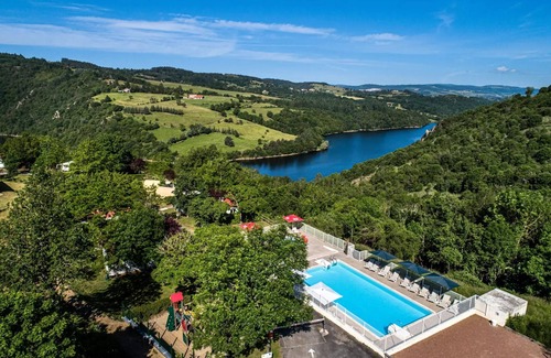 Cordelle House | Flower Camping de Mars * - Woodlodge Loire View Comfort 34m2 - 3 bedrooms + terrace 6 people