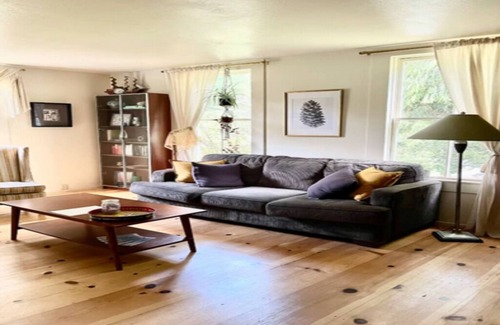 Arcata House | Flower House at Redwood Hideaway
