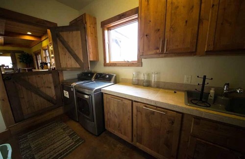 Missoula House | Fly Fisherman's Lodge on the Bitterroot River, Lolo Mt