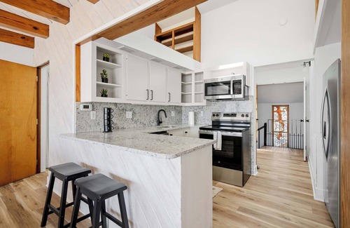 Folly Beach House | Folly Beach Front Escape - Newly Renovated!