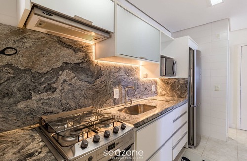 Ingleses Norte Apartment | Foot in the Sand Condominium With Pool in Florianopolis - EAR