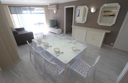 Salou City Centre Apartment | For a Stay Bello Horizonte
