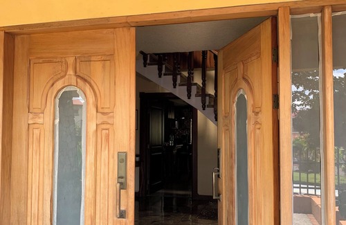 Ciudad Cariari House | For big groups a 4 bedrooms, 3 bathrooms house near to the Airport