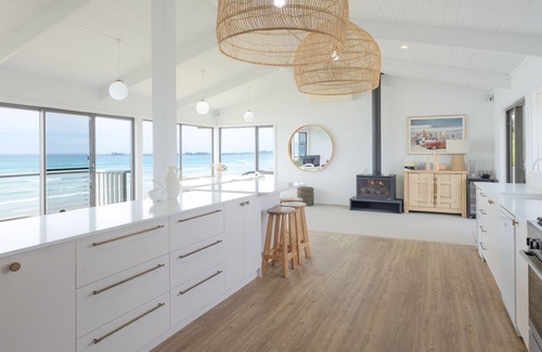 Port Fairy House | For multiple families offering beach access and plenty of room