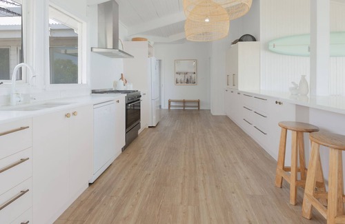 Port Fairy House | For multiple families offering beach access and plenty of room