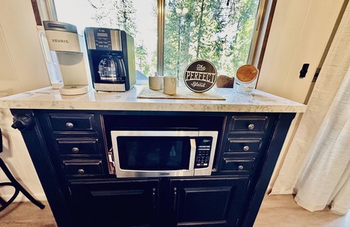 Twain Harte House | For the discerning guest! Cabin at Lilac Terrace 🌲⛷️with summer TH Lake Access.