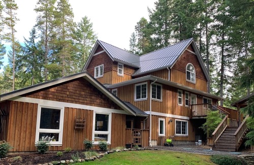 Comox House | Forest Beach Retreat