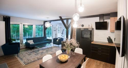 Nedelisce House | Forest Cabin Nest-Family Retreat for 7 with Sauna & Hot tub