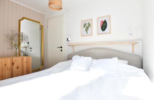 Nedelisce House | Forest Cabin Nest-Family Retreat for 7 with Sauna & Hot tub