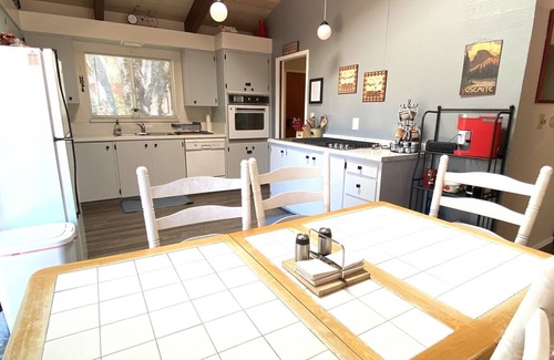 Groveland Ski Chalet | Forest Escape by Yosemite and Pine Mountain Lake