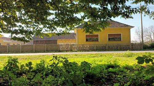 Molve Villa | Forest idyll