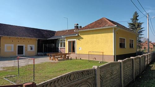 Molve Villa | Forest idyll