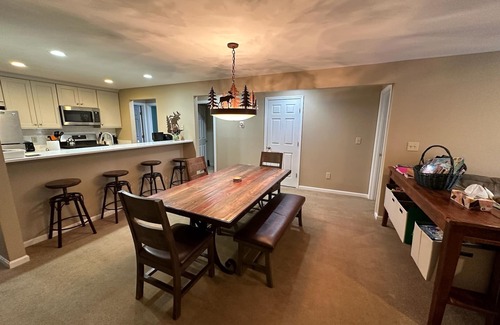 Lincoln Condo | Forest Ridge condo- easy access to skiing, hiking etc; 2hr drive from Boston
