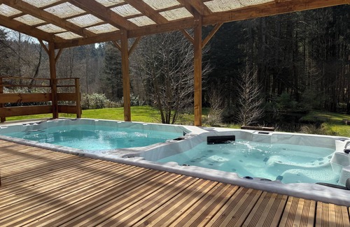 Jeanmenil Villa | Forest setting with swim spa