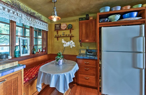 Port Orford House | Forested Gold Beach House w/Panoramic Ocean Views
