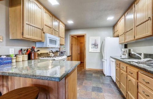 Tahoe City Condo | Forested Lakeview Rocky Ridge Unit #54