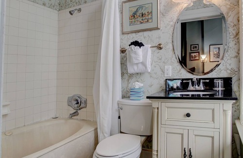 Historic Downtown Savannah Bed & Breakfast | Forsyth Park Inn