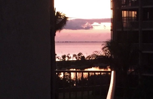 South Island Condo | Fort Myers Beach Condo, Dog Friendly. nUnforgettable Moments Await On FMB!