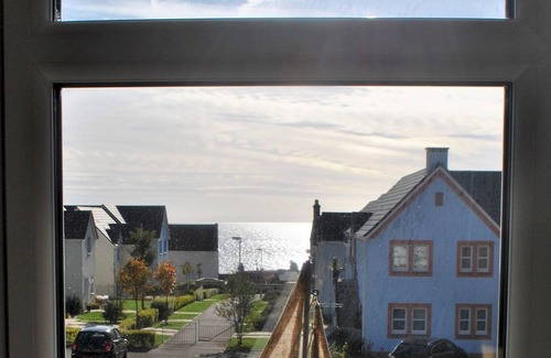 Kilrenny Apartment | Forth View- stylish upper apartment with sea views