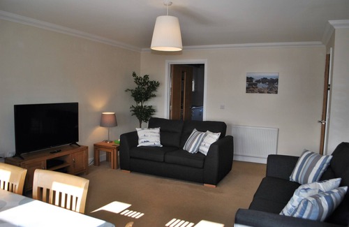 Kilrenny Apartment | Forth View- stylish upper apartment with sea views