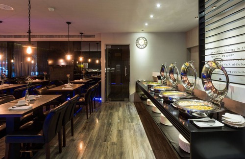 Banqiao Hotel | Forward Suites I