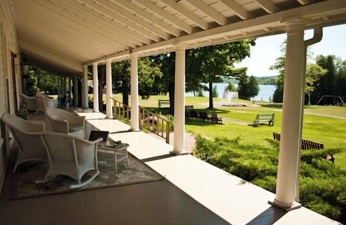Lake Leelanau Resort | Fountain Point - Hotel Room 17