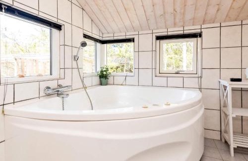 Torup Strand House | Four-Bedroom Holiday home in Fjerritslev 10