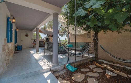 Zdrelac House | Four-Bedroom Holiday Home In Zdrelac